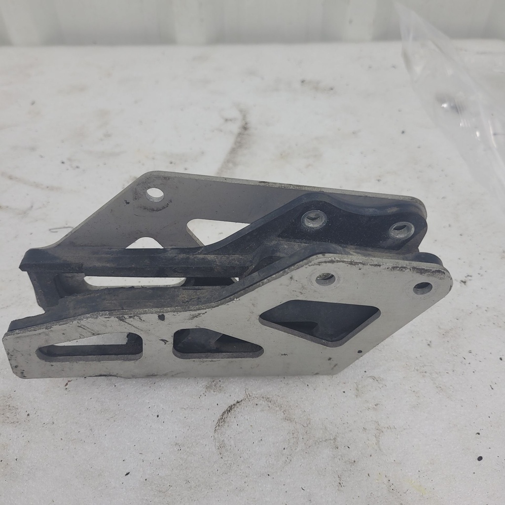 plate chain guide