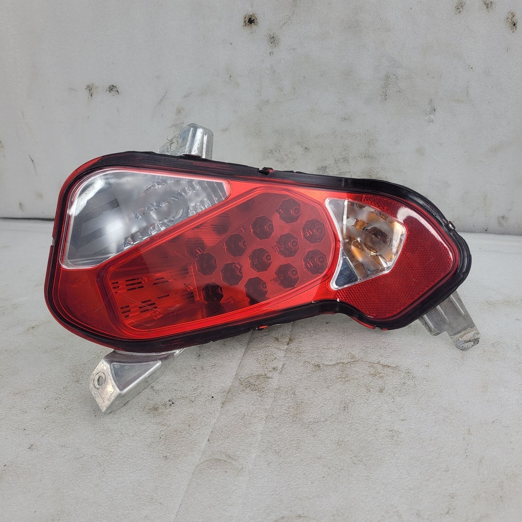 (new ref. 710002501) rh tail light
