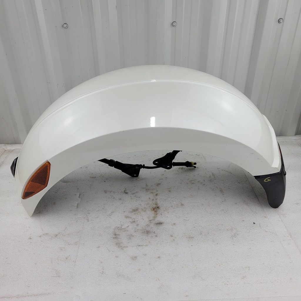 pearl white lh front fender pearl white