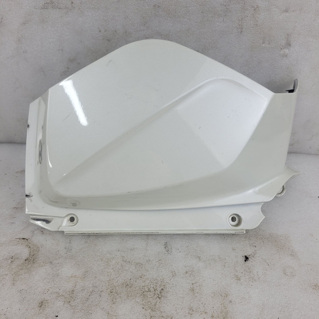 (new ref. 708300709) rh arm cover, white pearl