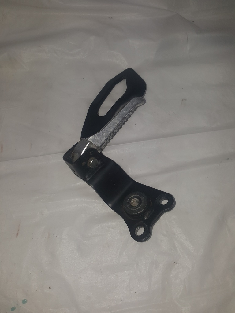 bracket pillion l