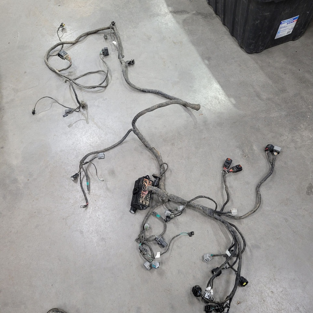 main cable 950 hos built after 6/8/2022. see svc-2022-09 for details