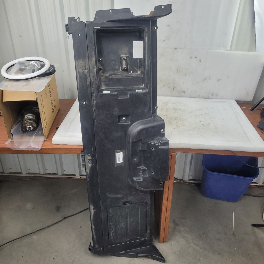 closeoff panel, rear, upper, bl