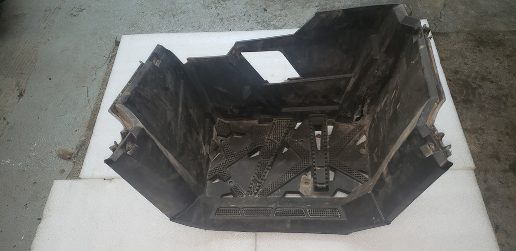 footwell, left, gloss black[a85a7][a8ca7][a8ca1]