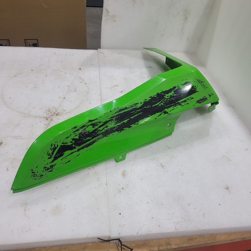 fender, front - right - green