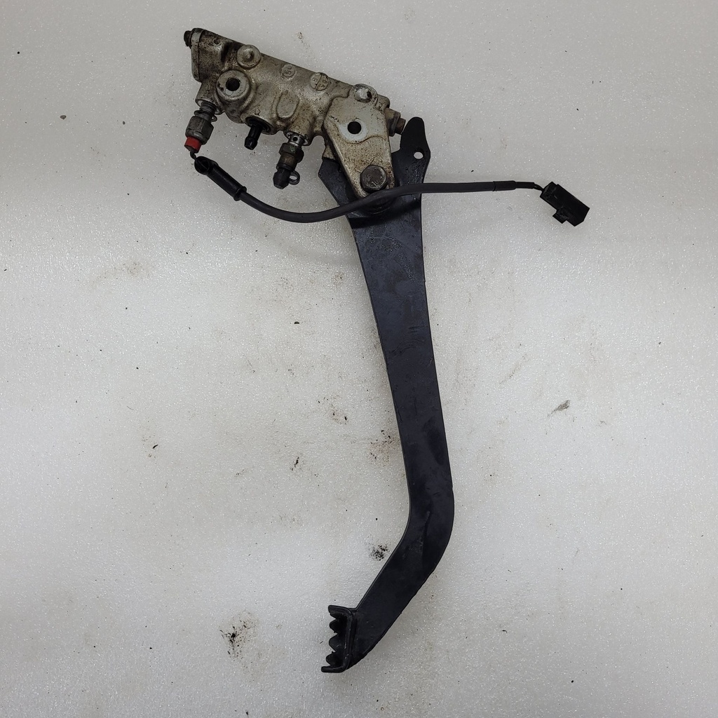 rear master cylinder