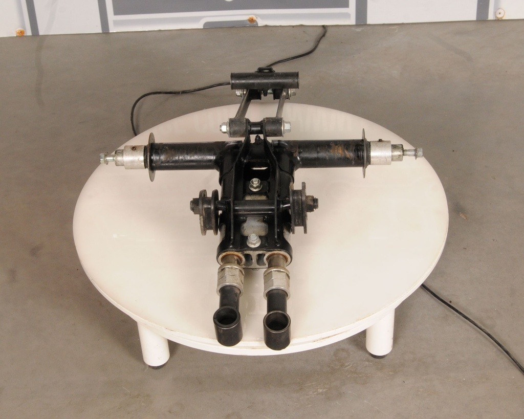 arm, pivot 2
