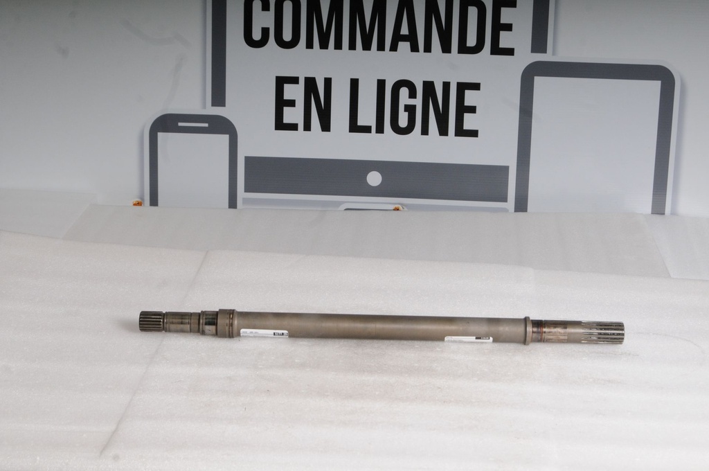 (new ref. 8jp-e7681-30-00) . .shaft, secondary