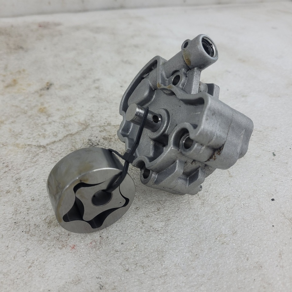 (new ref. 420211635) oil pump cover ass'y