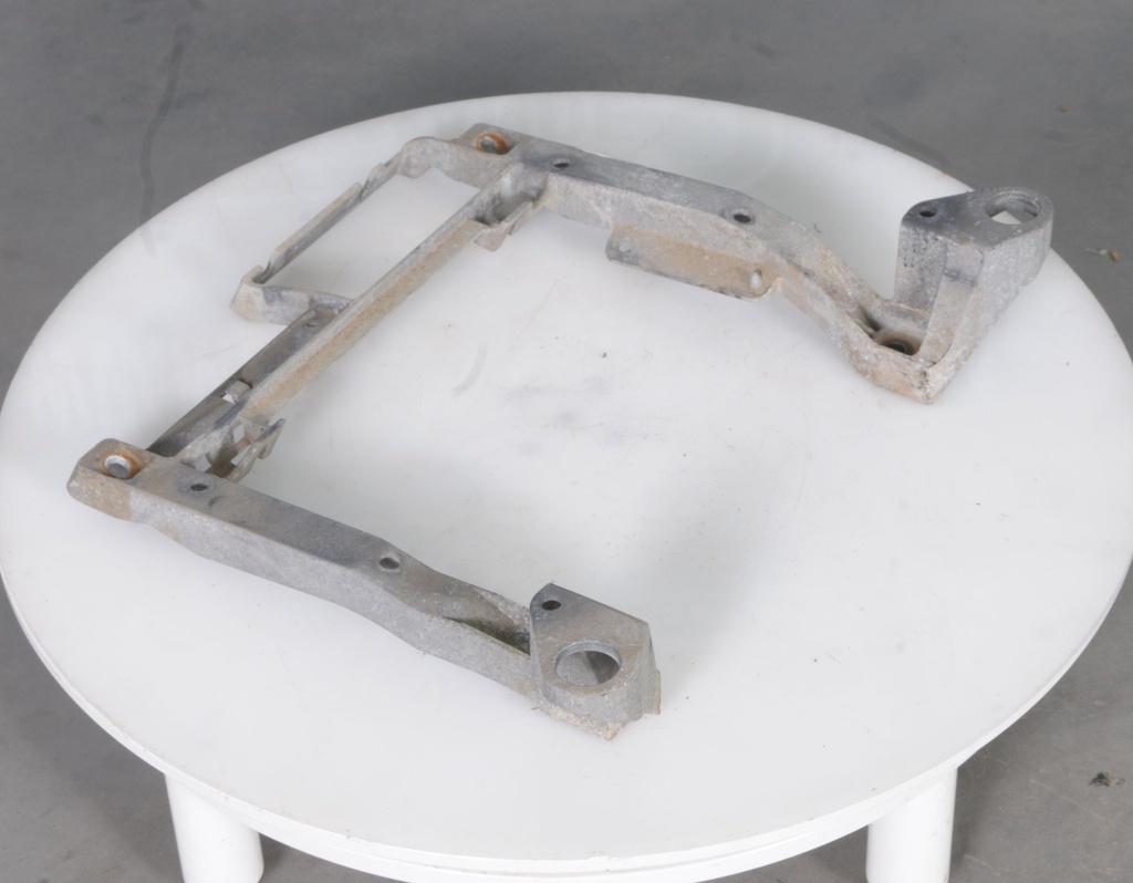 SUPPORT-RACK,CAST
