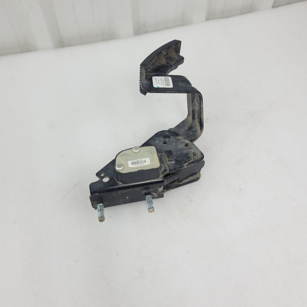throttle pedal