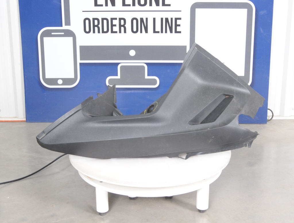 (new ref. 502008000) black lh bottom pan ass´y package le